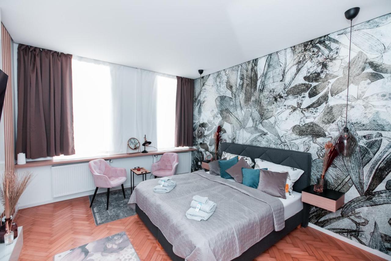 Petit Luxe Apartment Wina Bagian luar foto